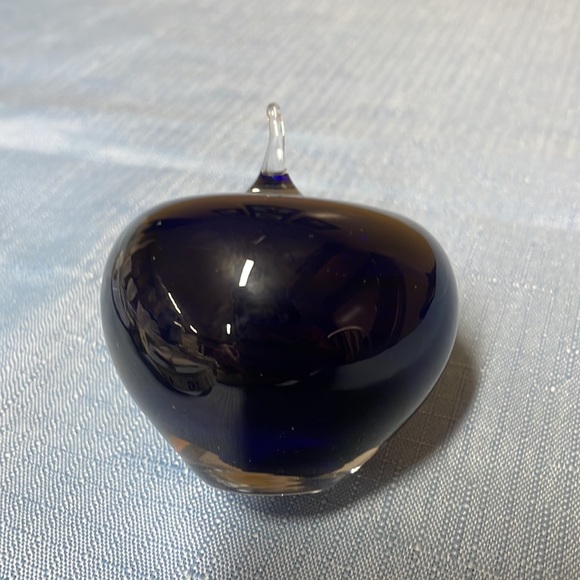 Anton Intaglio Vintage Apple Cobalt Blue Art Glass - Picture 3 of 4